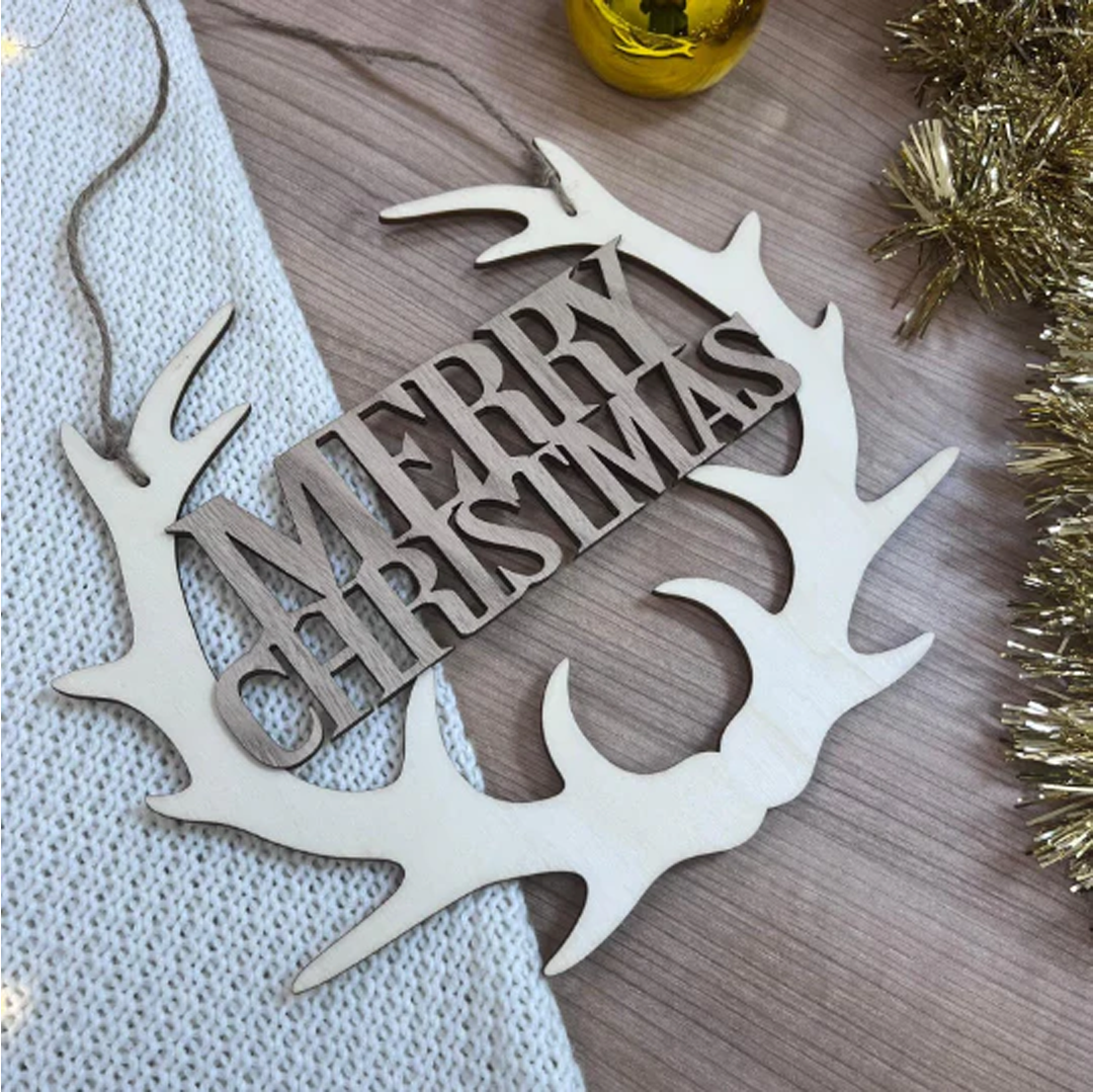 MERRY CHRISTMAS WOODEN ANTLER HANGING WREATH